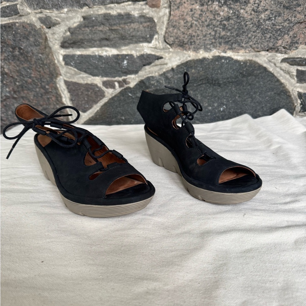 Clark’s Artisan Black Wedge Sandals